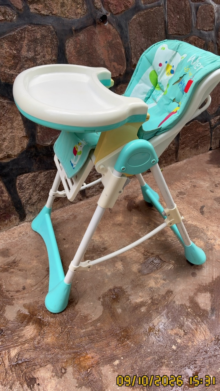 Photo 2 of 3: Baby seat