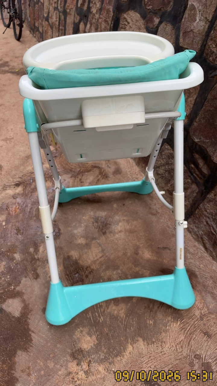 Photo 3 of 3: Baby seat