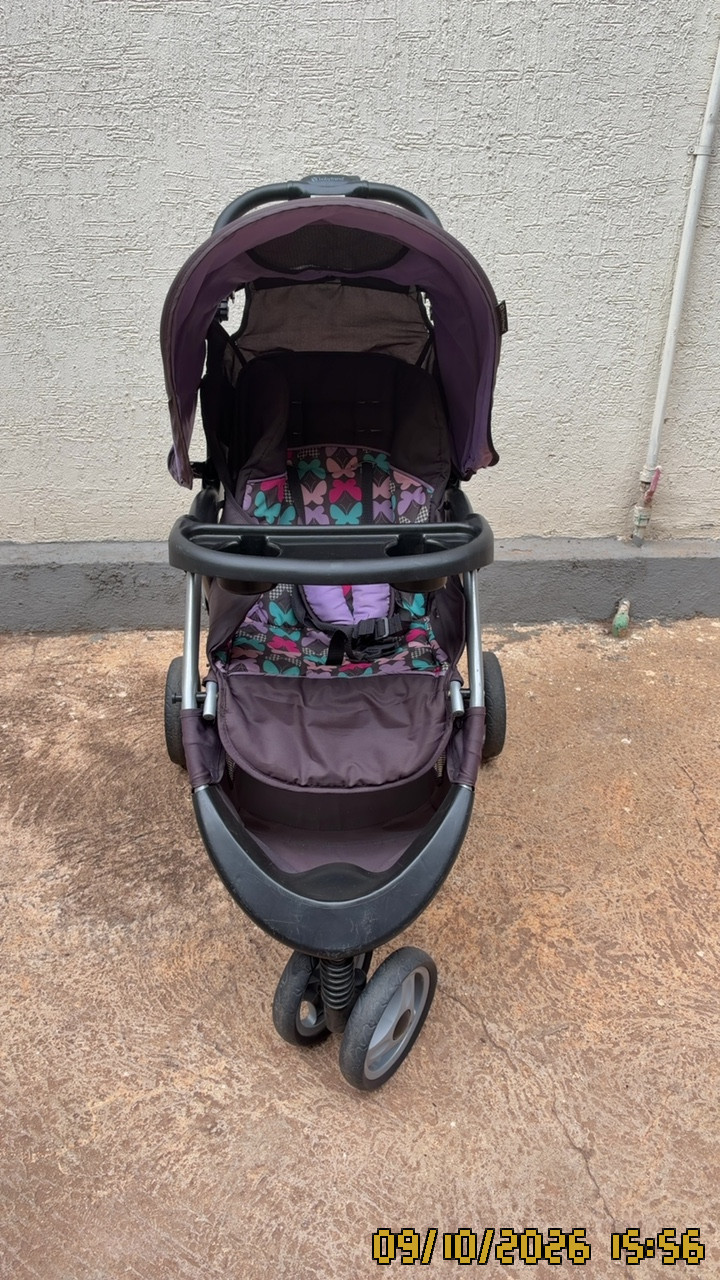 Photo 4 of 5: Baby’s stroller