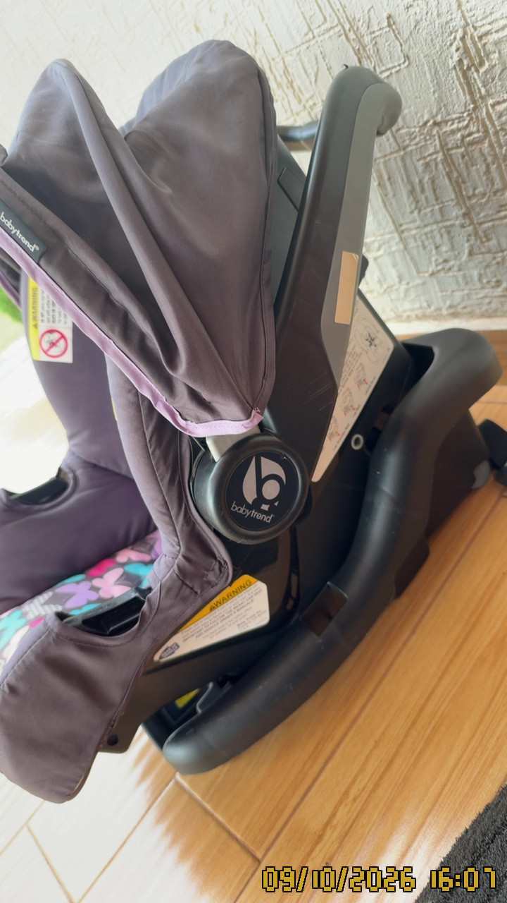Photo 3 of 6: Seat for car for babies