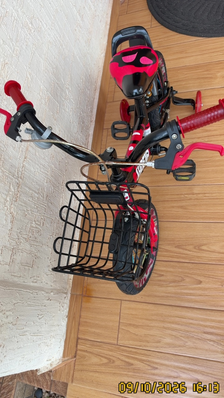 Photo 2 of 4: Kid’s bicycle